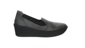 Clarks Grey Womens Loafer Sz 6